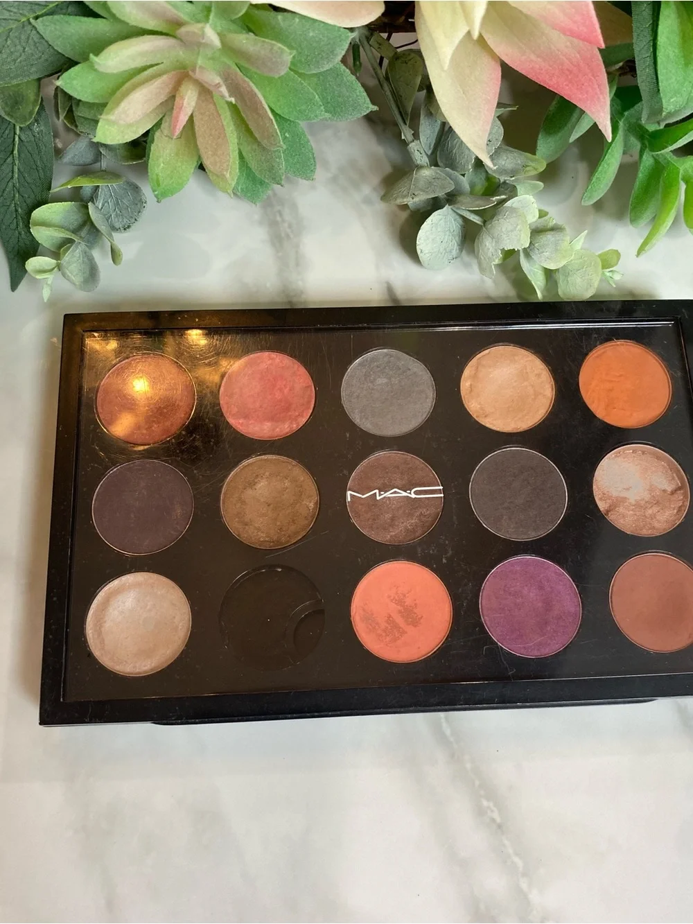 MAC Cosmetics Built From Scratch Customizable Pro Pallet & 1 Free Highlighter